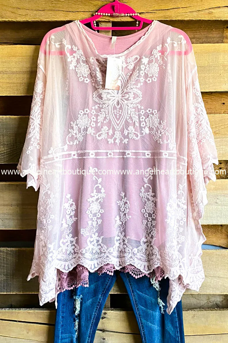 AHB EXCLUSIVE: Finding Perfection Kimono  - Pink