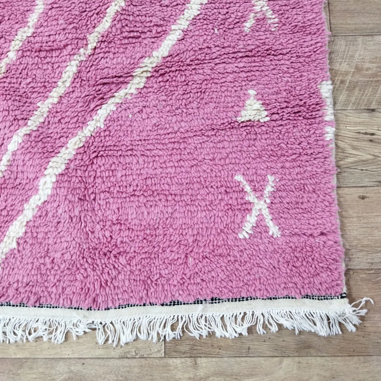 Authentic White And Pink Moroccan Rug - 5x8 Ft Wool Berber Pink Carpet