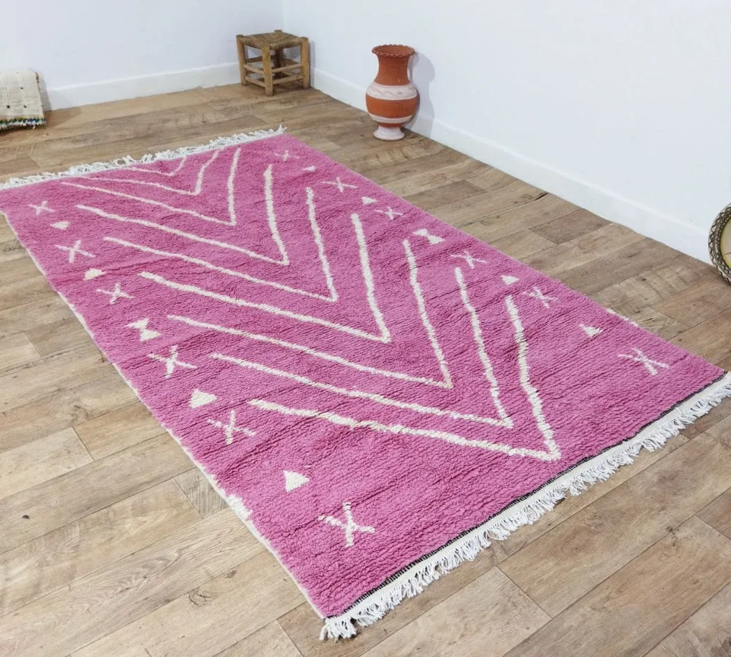 Authentic White And Pink Moroccan Rug - 5x8 Ft Wool Berber Pink Carpet