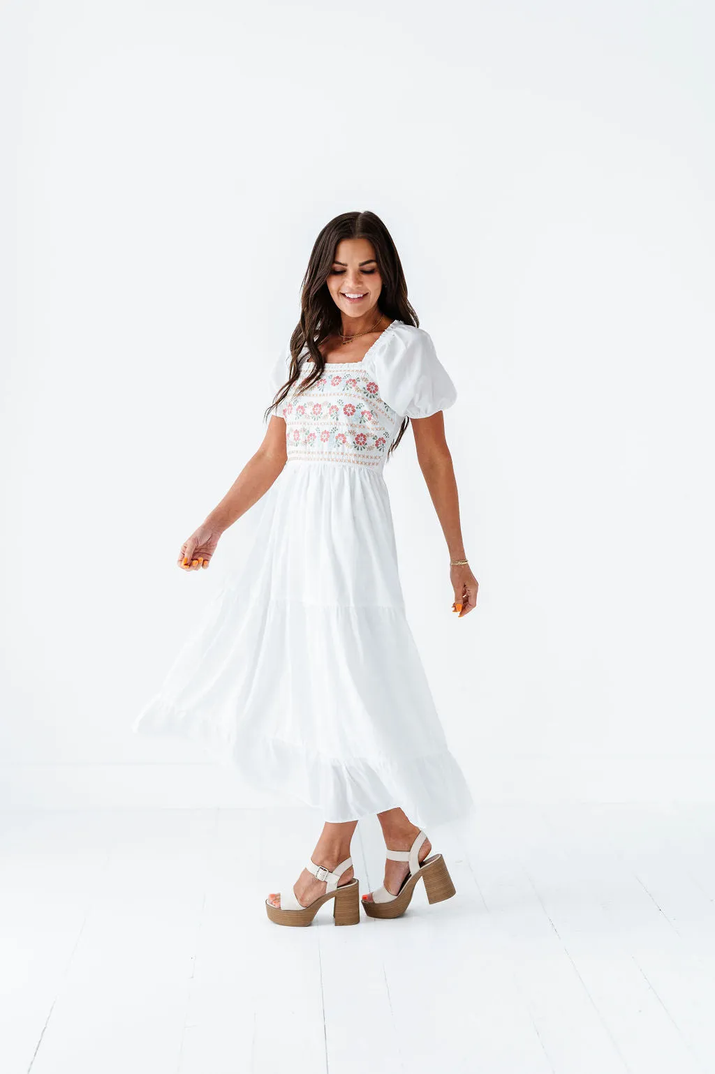 Brooklyn Floral Embroidered Dress In Ivory