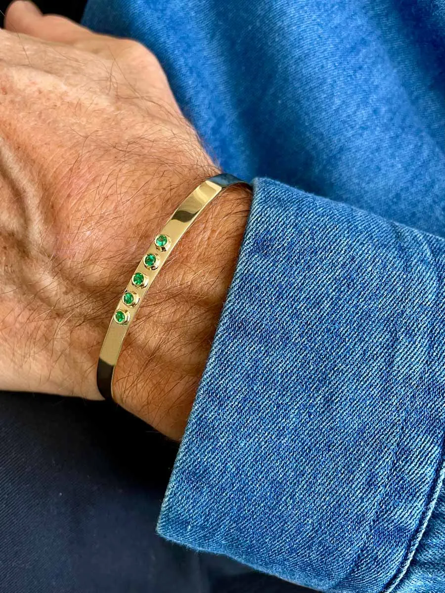 Jabbar - Bangle with vibrant green Emeralds