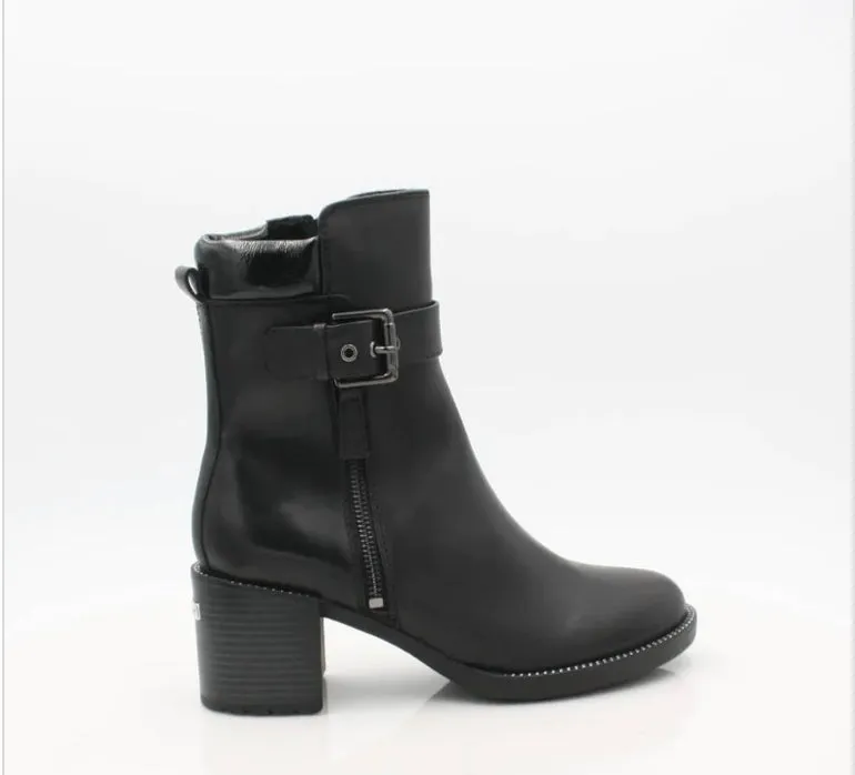 Regarde Le Ciel Elly-21 Black Leather Ankle Boot